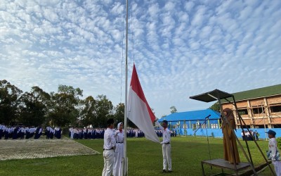 Spatulas Angkat Trofi Lagi